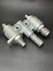 New Holland #47396759 / Old #84173613 Faster 4BD4FH Hydraulic flat face Manifold