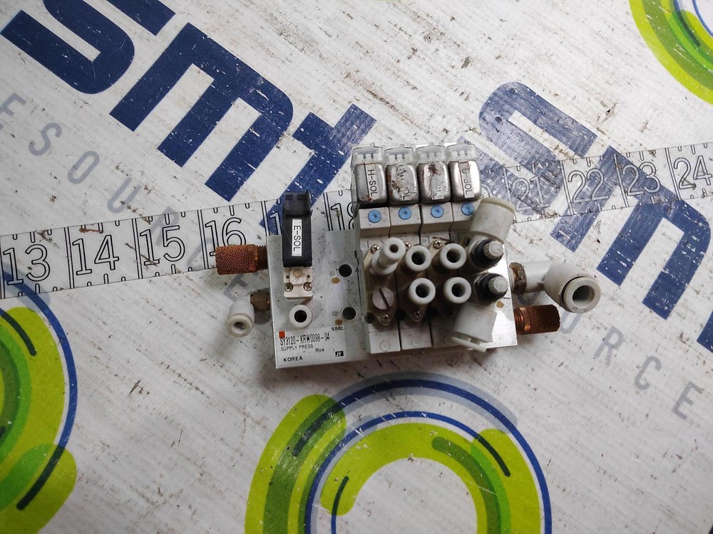 SMC (4X) SY3120-5OLZ-M5 SOLENOID VALVES WITH SY3120-KRW0098-04 MANIFOLD