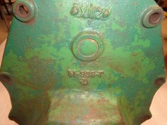 JOHN DEERE M / 40 CRAWLER / DOZER. FINAL DRIVE HOUSING M938T.