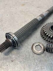 1979 John Deere 950 Tractor Transmission Shaft & Gears