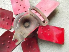 Farmall 560 Diesel D IH Tractor engine motor fan w/ belt drive pulley & mount