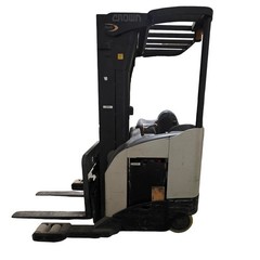 Crown RR5220-45 Narrow Aisle Reach Truck W/ Sideshift 4500Lbs Cap 210″ Lift 36V