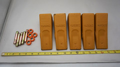 1U3202 Bucket Teeth with Pins 8E6208 Retainers 8E6209 for J200 Series – 5 Sets