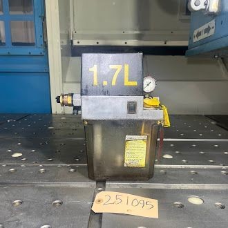 SKF MKU11-KW2-J0051 Lubricator Oil Pump Oiler 16 Bar 0.1 L/min 100VAC 2L Tank