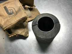 9100625 GENUINE Euclid RUBBER BUSHING QTY of 2 E9100625 GM Terex 81006221