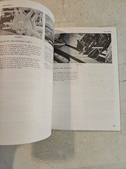 Allis Chalmers Gleaner MH Self-Propelled Combine Operators Manual