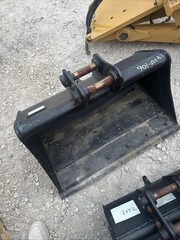 Sany SY26 36 Inch Mini excavator Ditching Bucket 40 Mm Pins Clean Up New
