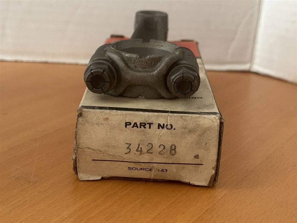 Tecumseh New Old Stock # 34228 CONNECTING ROD
