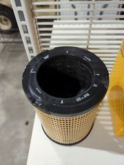 NEW Caterpillar (CAT) 1R-0735 or 1R0735 HYDRAULIC FILTER NEW OPEN BOX