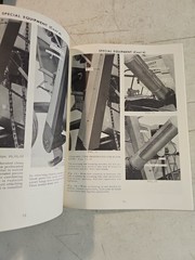 Allis Chalmers Gleaner G Self-Propelled Combine Operators Manual