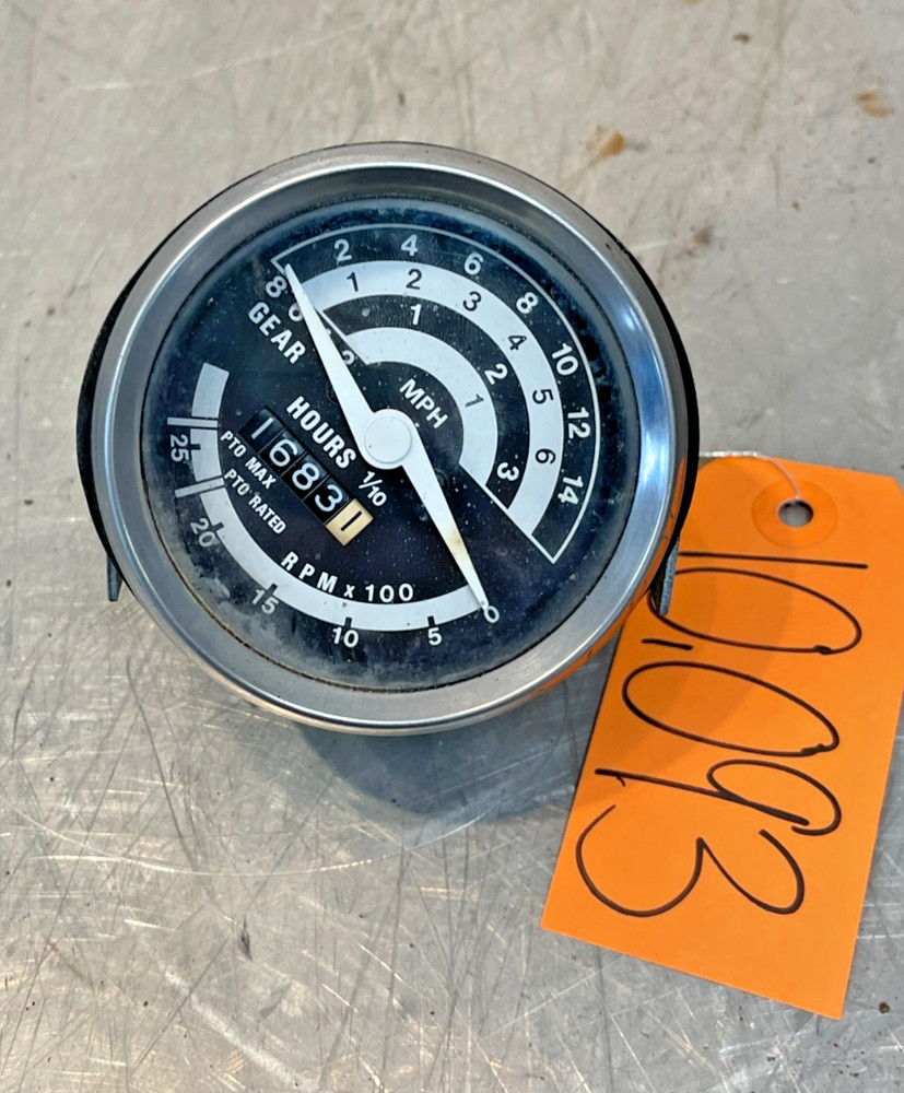 1979 John Deere 950 Tractor Tach