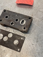 Massey Ferguson MF 2775 Tractor Hydraulic Valve Plates B521003519