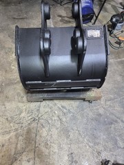 24″ Excavator Bucket