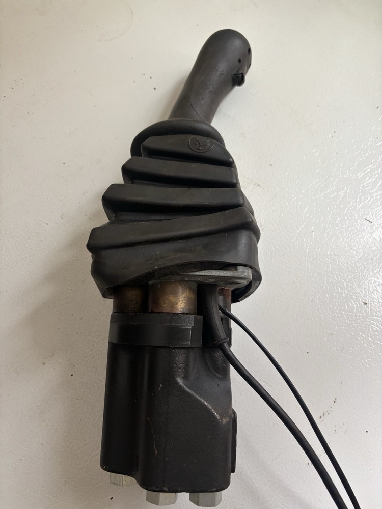 2003 Bobcat Toolcat 5600 A Series Joystick With Valve Body Good Condition Used