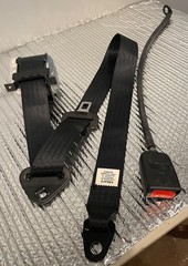 INTERNATIONAL 2515195C1 BLACK 3-POINT SEAT BELT RETRACTOR W/24″ CABLE BUCKLE