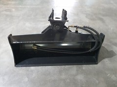 AGT 40in Tilting Bucket Capacity 0.05M³ for 0.8-1.8ton Mini Excavator Attachment