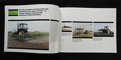 1985 JOHN DEERE CULTIVATORS HARROWS FINISHERS TILLAGE EQUIP SALES BROCHURE MINTY