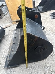 Sany SY26 36 Inch Mini excavator Ditching Bucket 40 Mm Pins Clean Up New