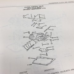 Genuine John Deere 1520 Tractor Parts Catalog PC-1121 1977 Dealer Service