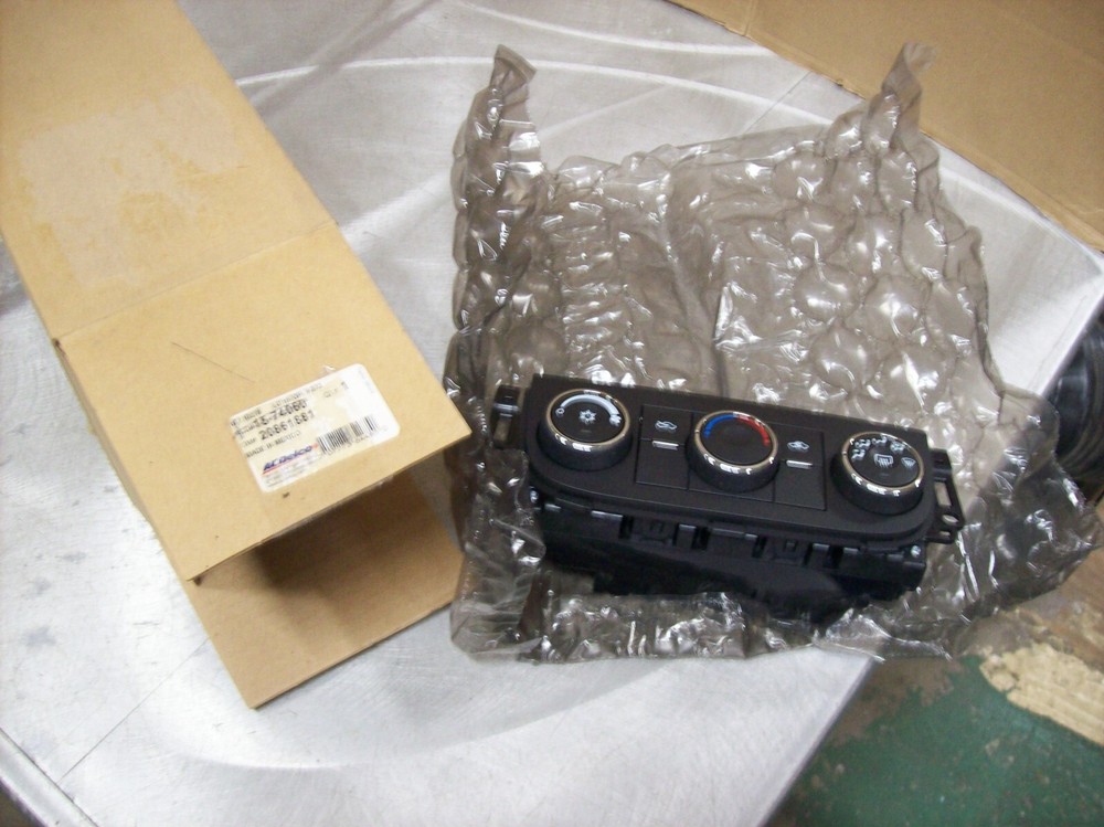 GM General Motors Genuine OEM Switch Cluster 20861881