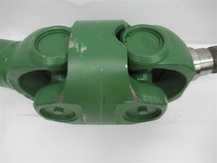 RE574236, Universal Drive Shaft fits John Deere