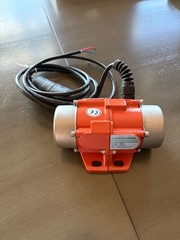 ATA Tb-0.1 AC Vibration Motor 110V 30W Single Phase 3000/3600 RPM – NEW