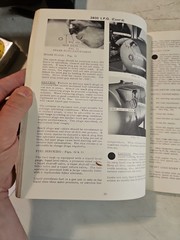 Allis Chalmers Gleaner G Self-Propelled Combine Operators Manual