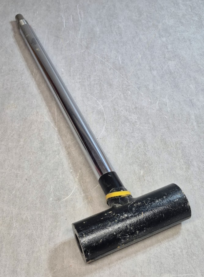 1.5 x 30 Hydraulic Cylinder Piston Rod Cross-Tube End 1-1/4 Pin 8 Wide Head