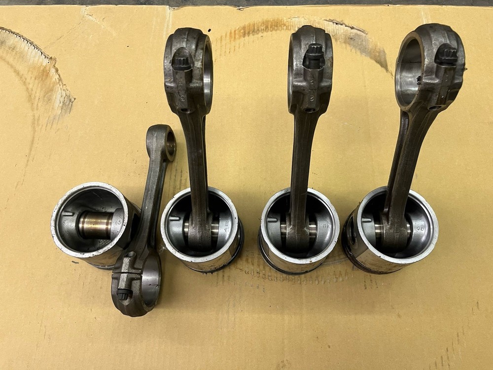 4 White Hercules D2300T Series 2 Connecting Rods w/ Pistons – 40-3007901B – Used