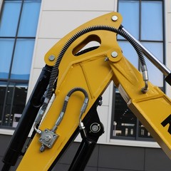 1.8 Ton Mini Excavator Kubota Diesel Engine Side Swing Quick Hitch Excavator