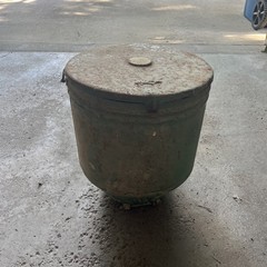 John Deere Planter ORIGINAL JD Patena 2 Leg Deer Logo Seed Box w/ lid & inner