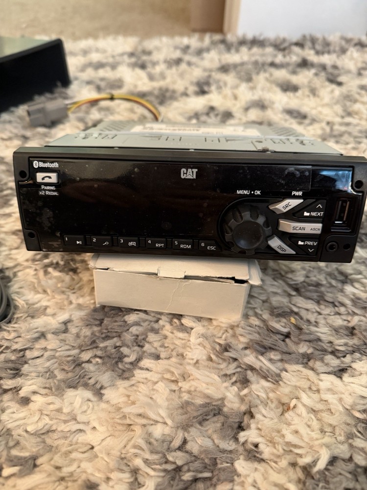439-1562 Radio Group Am/fm/wb ) New (open Box) With Bluetooth| CAT