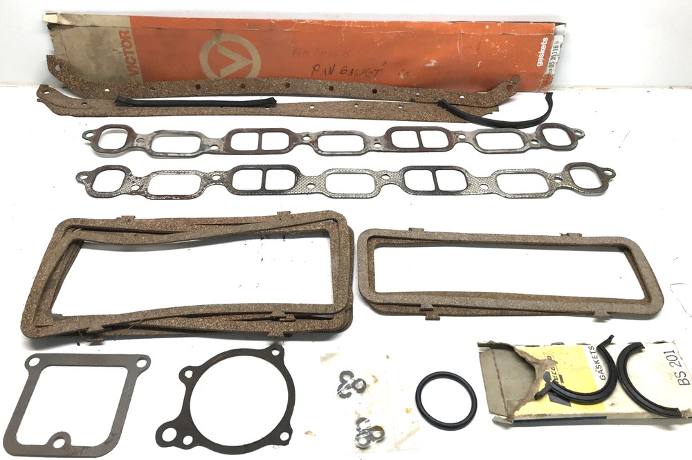 LOT OF MISCELLANEOUS AUTOMOTIVE GASKETS (VICTOR)