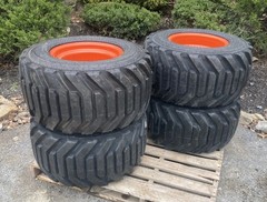 4-31X15.5-15 High Floatation Tires/Wheels- Camso SKS532 -for Bobcat-15″ wide