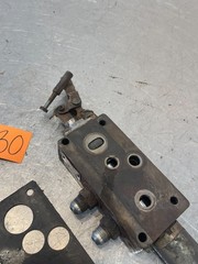1979 Massey Ferguson MF 2775 Tractor Hydraulic Valve