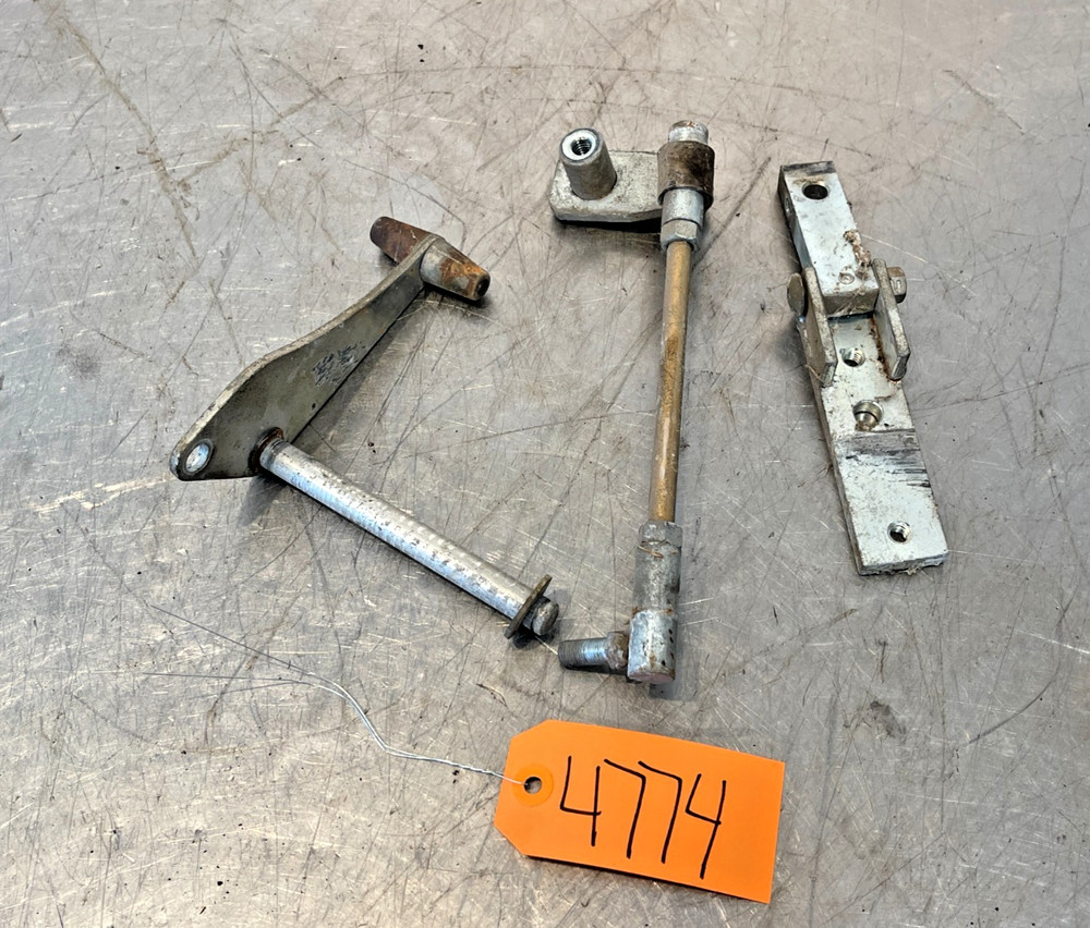 1979 Massey Ferguson MF 2775 Tractor Tilt Steering Lever & Linkage