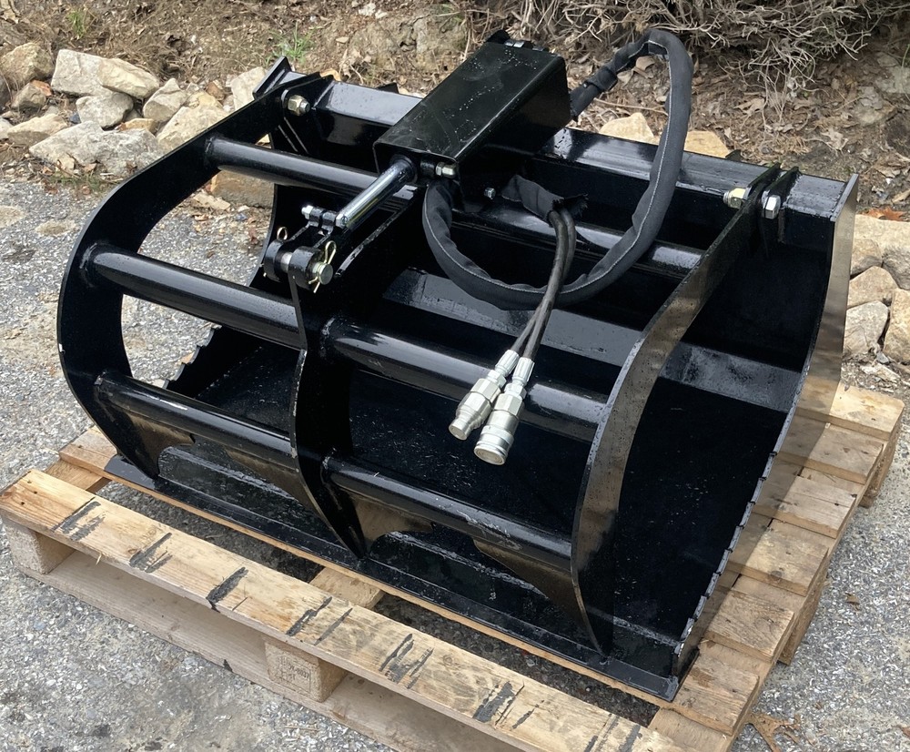Single Cylinder 40in Flat Bottom Grapple for Mini Loaders-Dingo Style Mounting