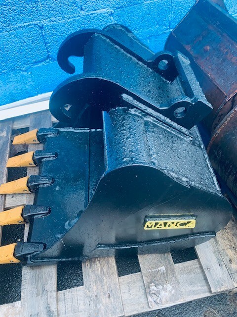 Bobcat X-Change 24” digging Bucket for E32/35