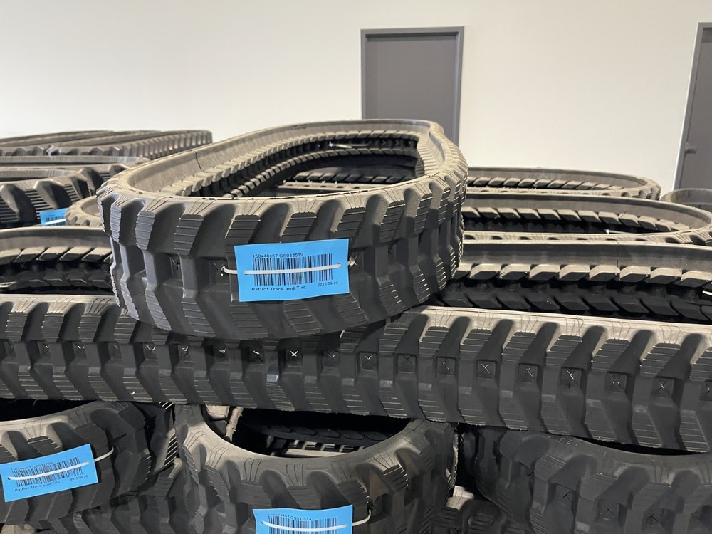 One Rubber Track – 6″ , 150x48x67 fits Toro Dingo TX1000, Sprocket type, #22327