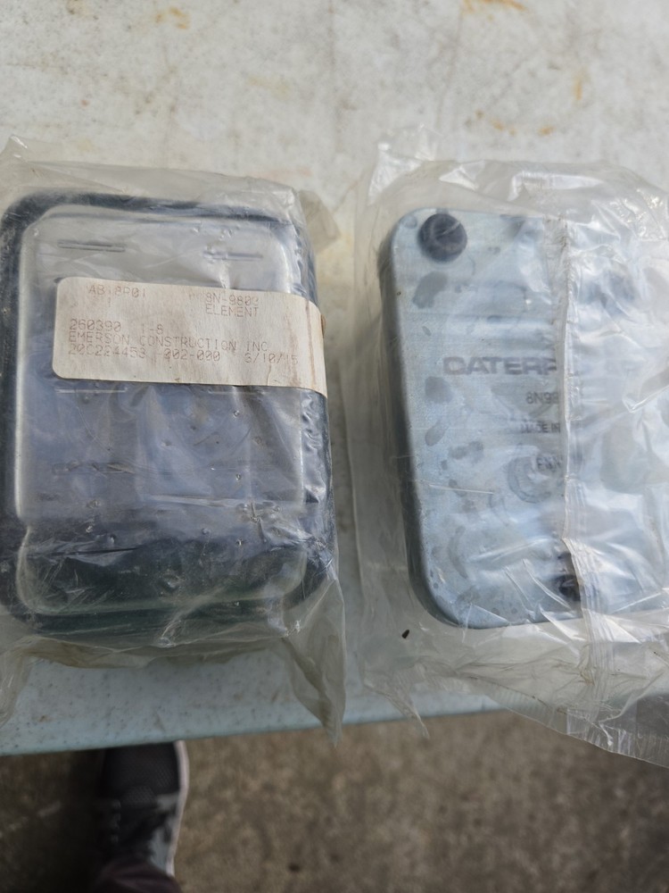 2 Cat 8N9803 Fuel Filters