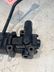 2003 Farm Pro 2420 Tractor Hydraulic Valve w/ Lever