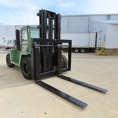 Clark C500 Y300D 30,000 LB Diesel Forklift 204″ H 2-Stage 96″ Forks Solid Tires