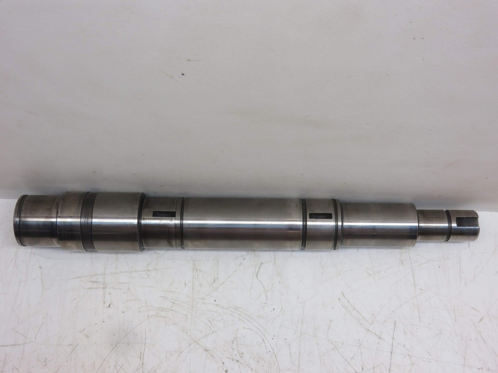 R33384 John Deere Synchro Transmission Drive Shaft For 4000, 4020