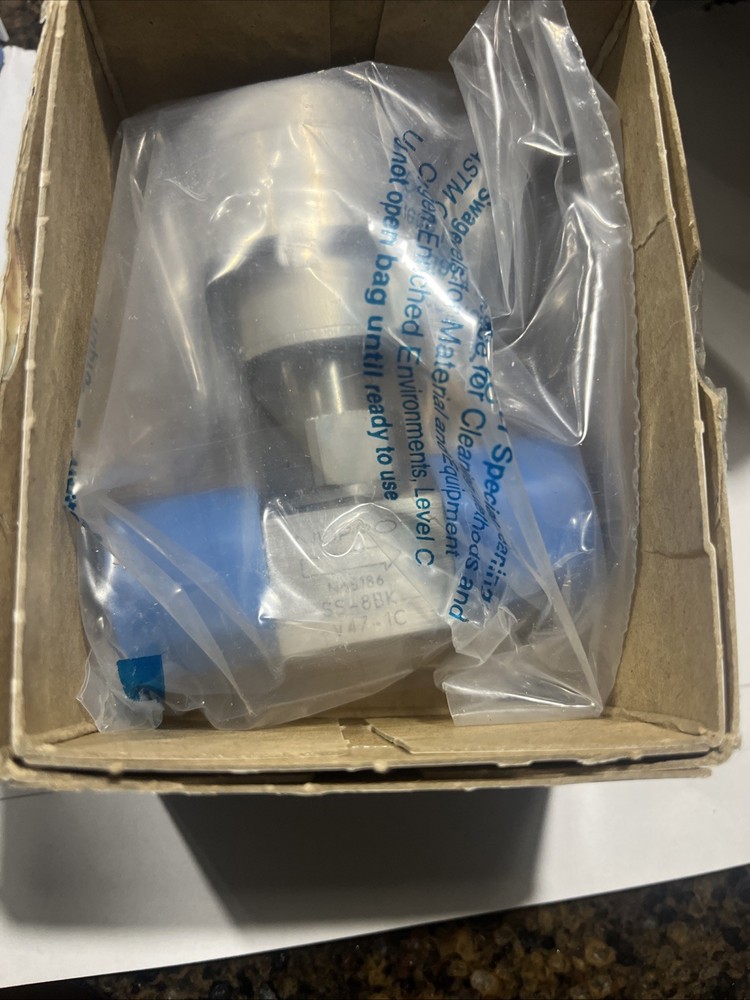 Swagelok SS-8BK-V47-1C SS8BKV471C Valve NEW