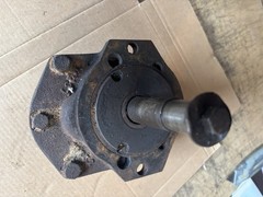 VINTAGE MINNEAPOLIS MOLINE TRACTOR -HYDRAULIC PUMP / PARTS
