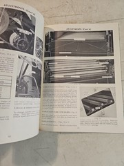 Allis Chalmers Gleaner G Self-Propelled Combine Operators Manual