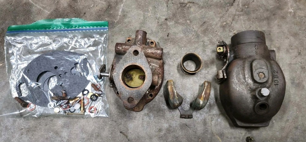 Original Marvel Schebler TSX810 Carburetor for John Deere 2010 – Needs Rebuild