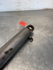 Massey Ferguson MF 2775 Tractor 3pt Lift Cylinder 1610040M91