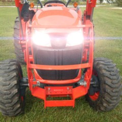 2 bright White LED light bulbs For Deere 8100 8110 8200 8210 8300 8310 8400 8410
