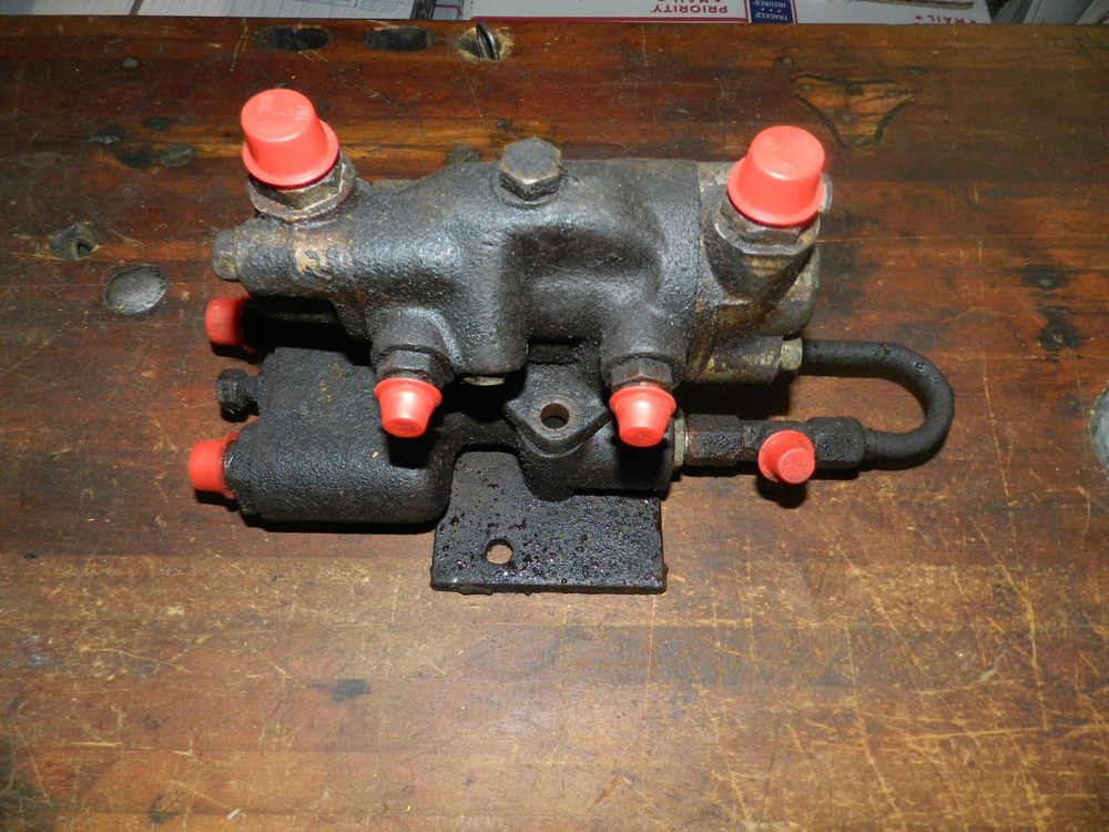 International 3414 Backhoe Tractor Pilot Valve
